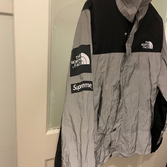 Supreme x North Face Reflective Jacket - Picture 2 of 9
